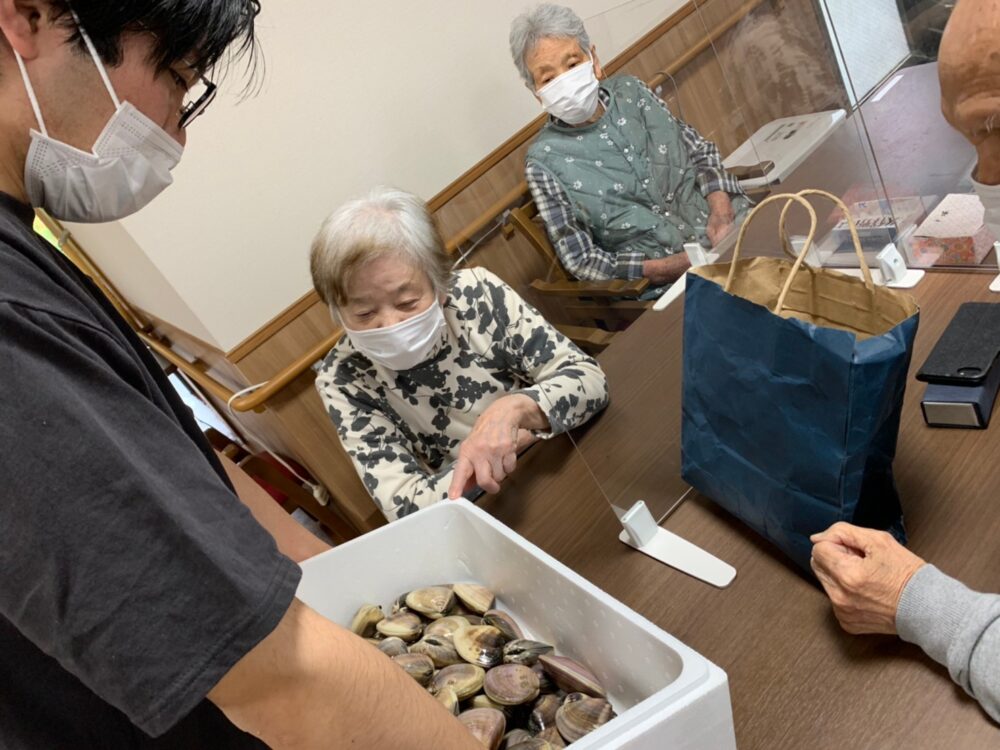 藤枝市老人ホーム_4月の石橋亭「はまぐりの酒蒸し」