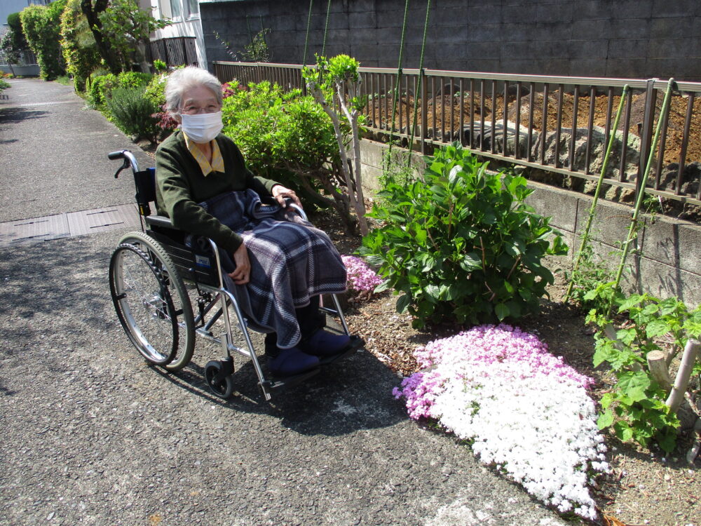 静岡市葵区老人ホーム_春のドライブ