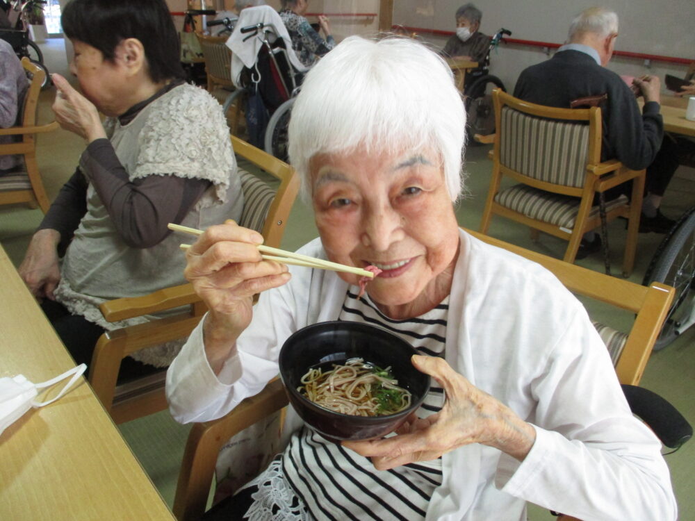 静岡市葵区老人ホーム_季節の変わり蕎麦