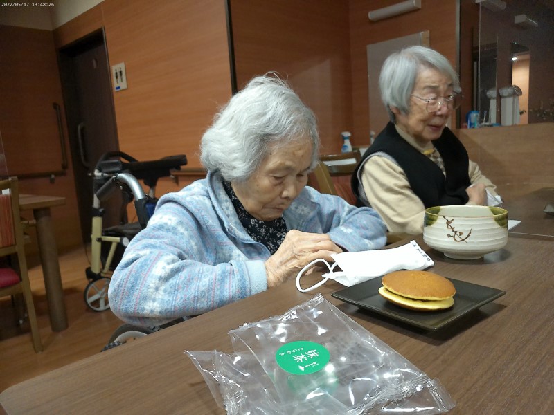 駿東郡長泉町老人ホーム_五感で感じるお茶会の開催