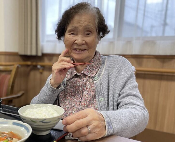 藤枝市老人ホーム_ポテトサラダとフレッシュサラダ