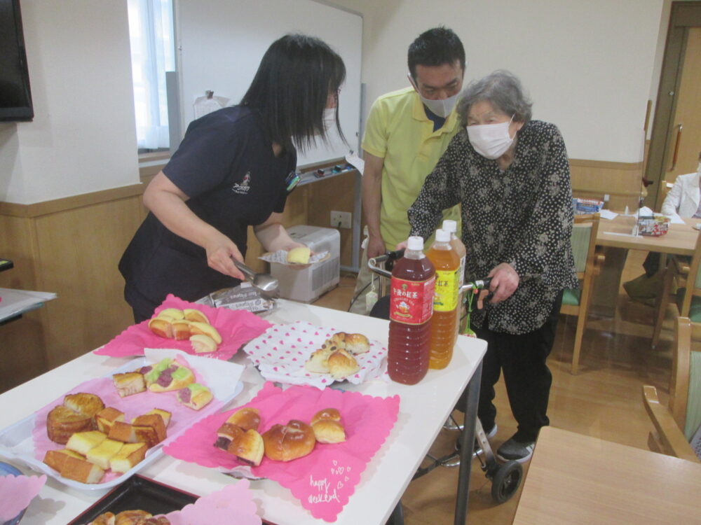 藤枝市老人ホーム_高柳パン祭り