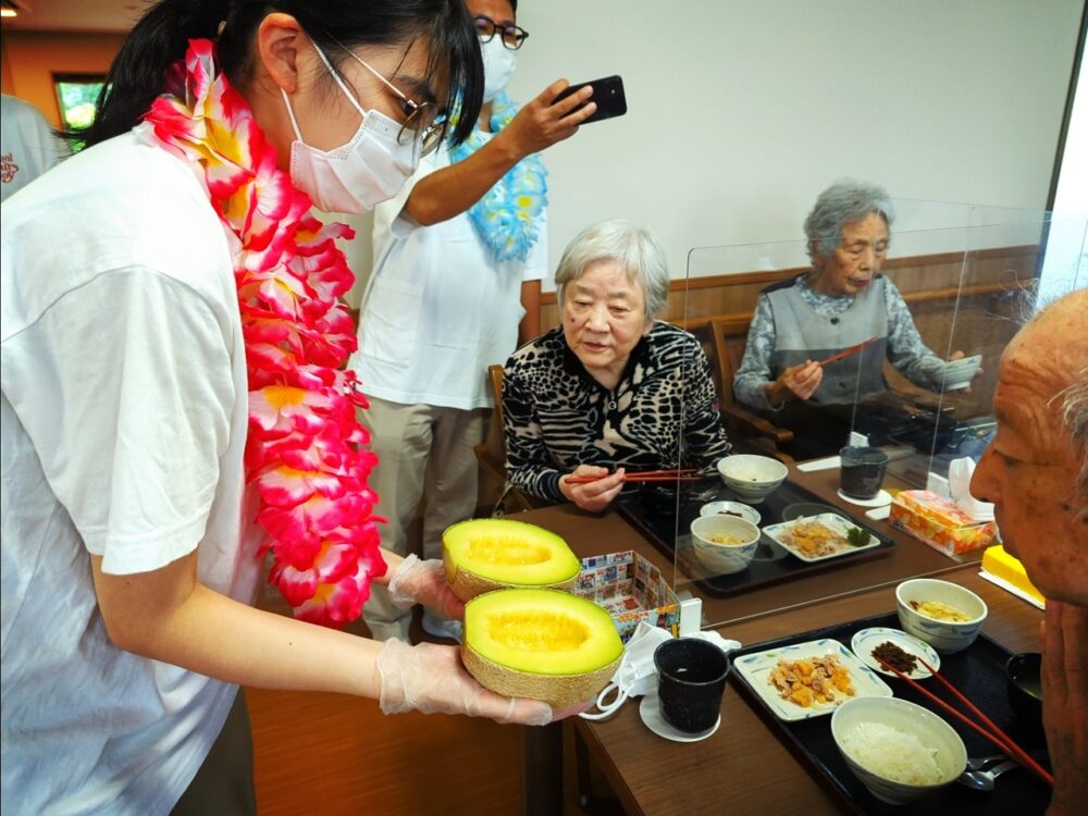 藤枝市老人ホーム_いしがみ農園のメロン