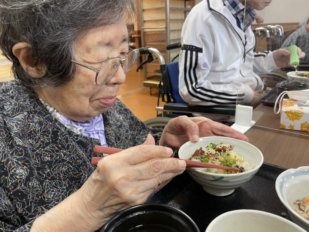 藤枝市老人ホーム_7月石橋亭ひつまぶし