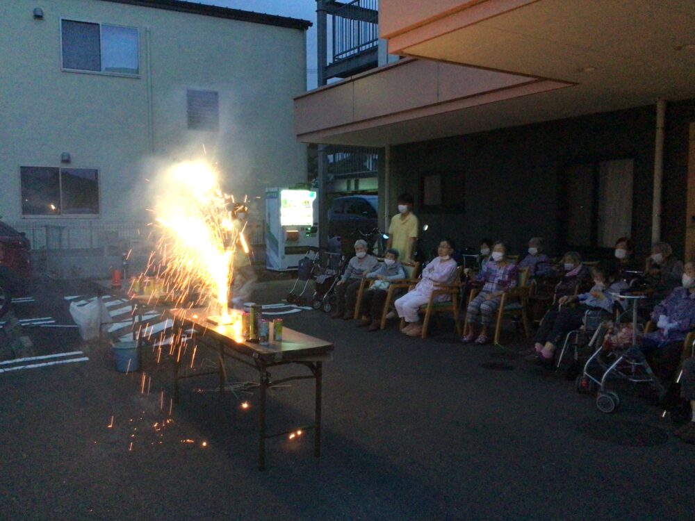 静岡市清水区老人ホーム_花火