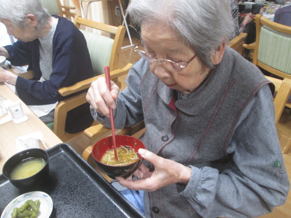 藤枝市老人ホーム_8月蕎麦打ち