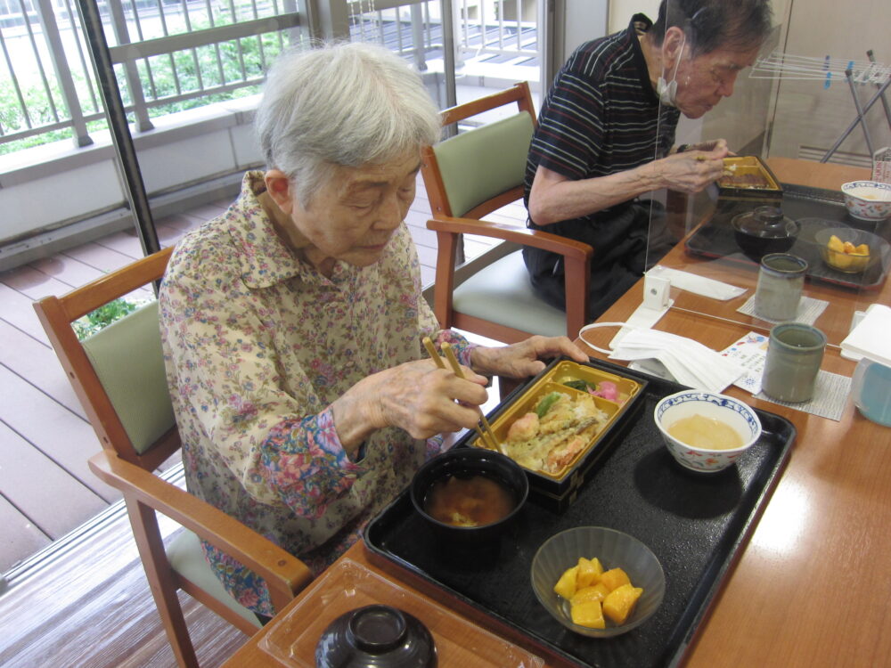 静岡市葵区有料老人ホーム_8月の行事食