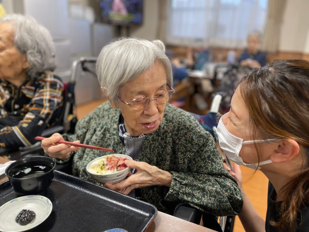 藤枝市老人ホーム_9月石橋亭ローストビーフ丼