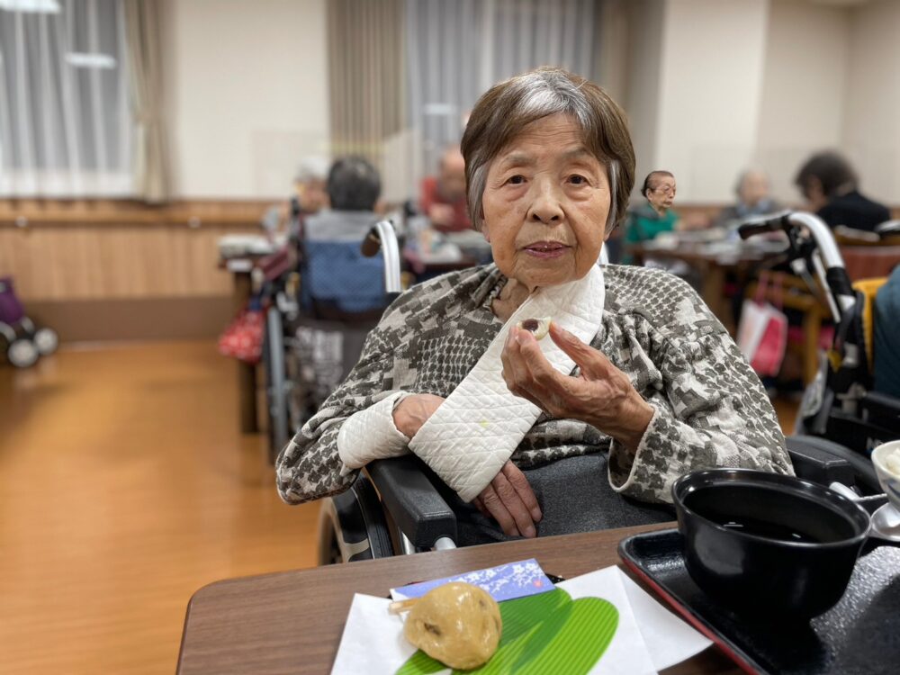 藤枝市老人ホーム_おまんじゅう