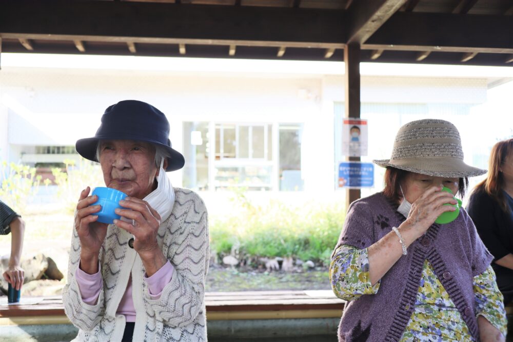 静岡葵区老人ホーム_足湯