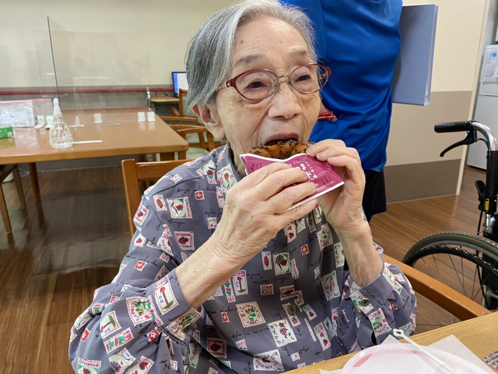 静岡市葵区有料老人ホーム_10月の食事イベントハロウィンスイーツ