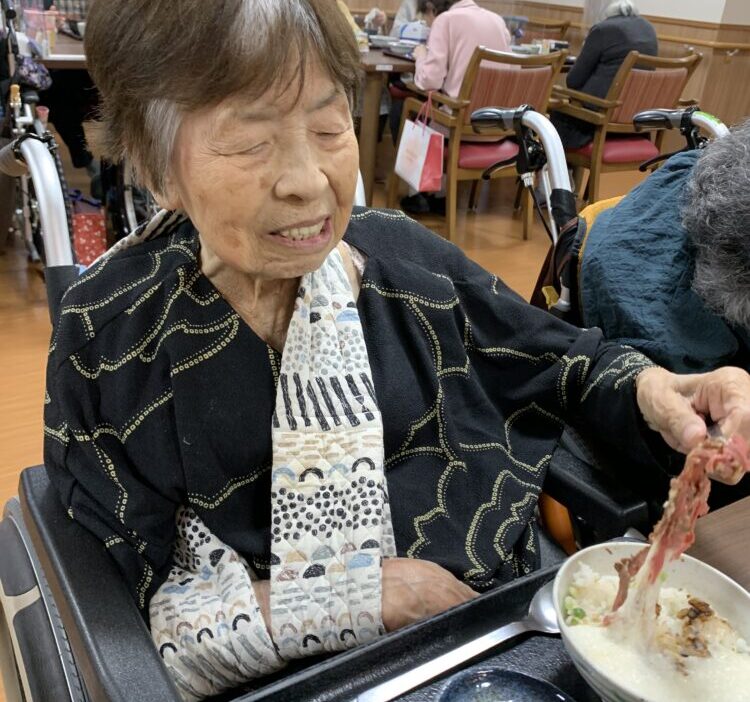 藤枝市老人ホーム_9月石橋亭ローストビーフ丼