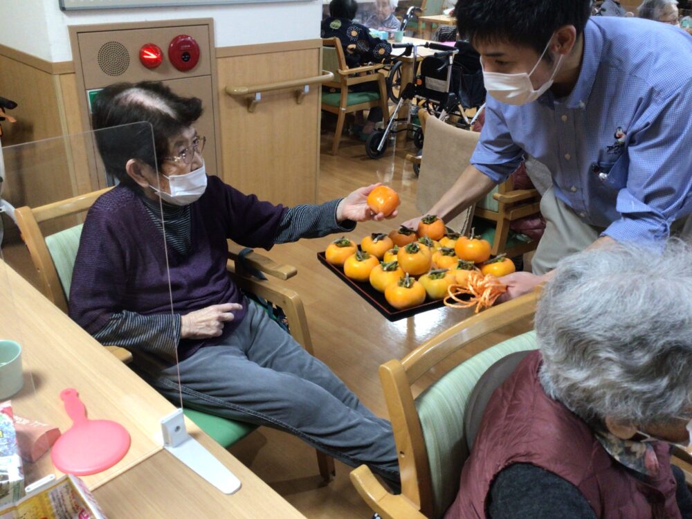 藤枝市老人ホーム_干し柿作り