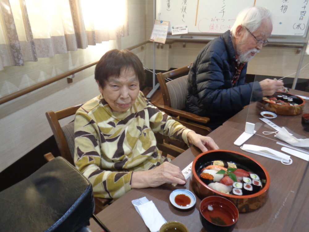 静岡市葵区有料老人ホーム_花水木ランチ吉野鮨