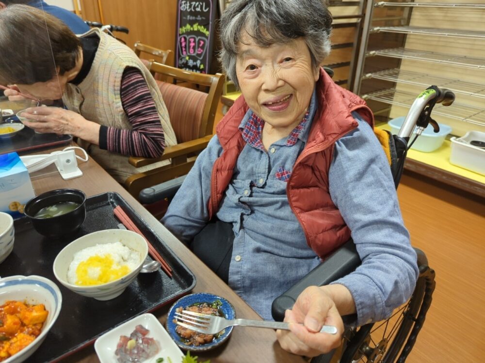 藤枝市老人ホーム_お刺身盛り合わせ