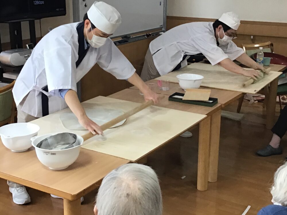 藤枝市老人ホーム_3月蕎麦打ち