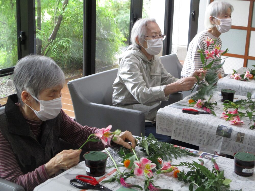 静岡市駿河区有料老人ホーム_フラワーアレンジメント