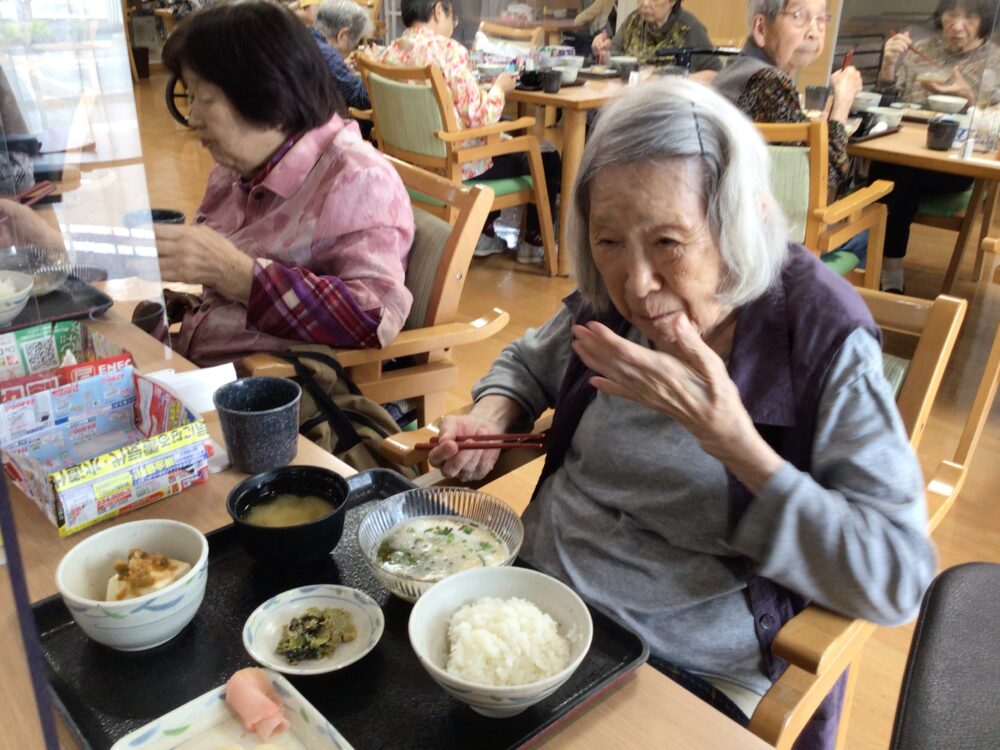 藤枝市老人ホーム_蕎麦打ち冷やしとろろ蕎麦