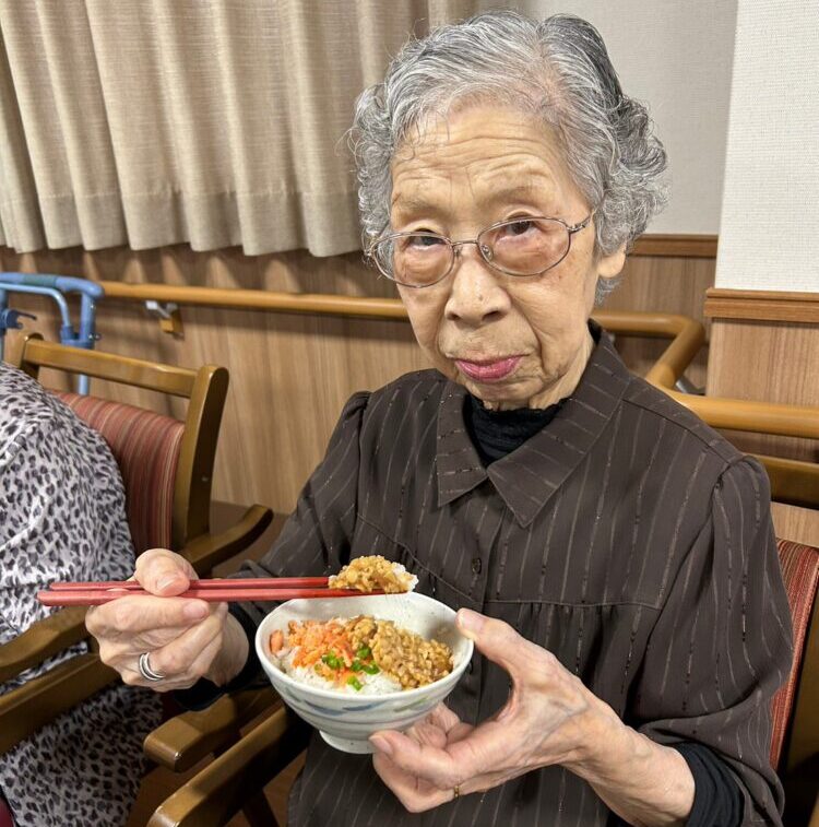 藤枝市老人ホーム_手作り鮭フレーク