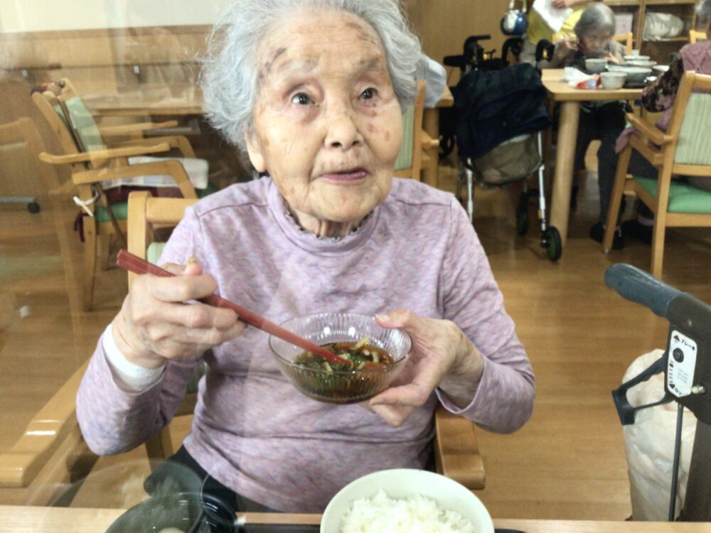 藤枝市老人ホーム_蕎麦打ちネバネバオクラと梅干蕎麦