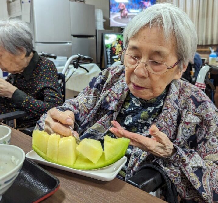 藤枝市老人ホーム_完熟メロン