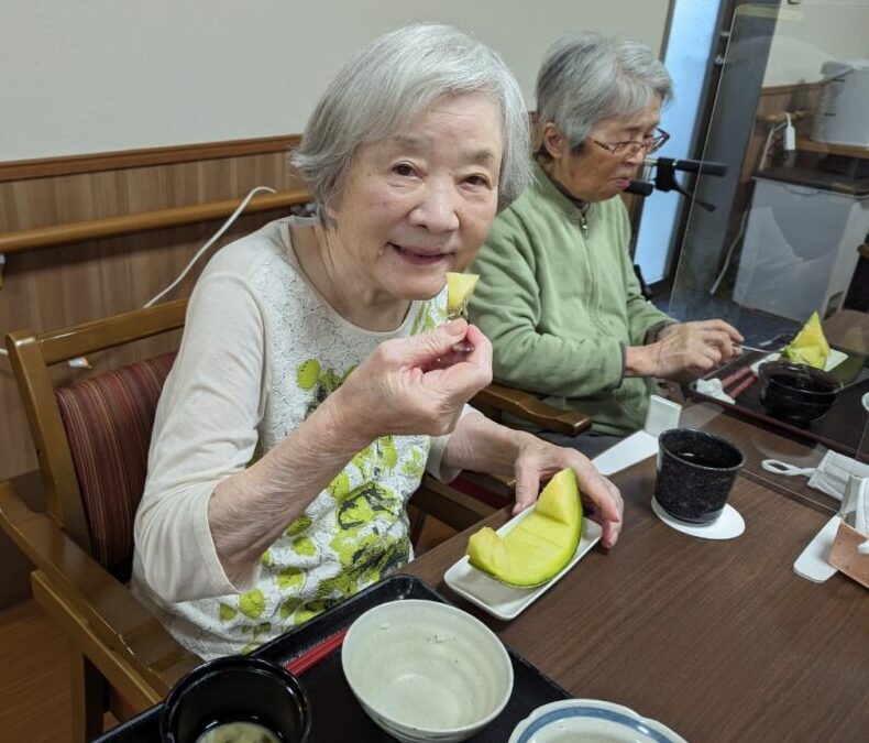 藤枝市老人ホーム_完熟メロン