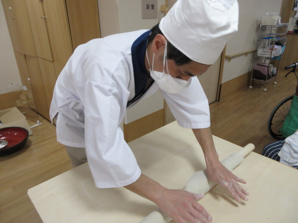 浜松市老人ホーム_夏野菜のおろし蕎麦