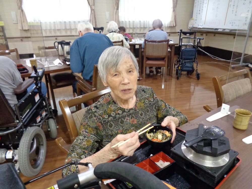 静岡市葵区有料老人ホーム_花水木ランチ釜めし