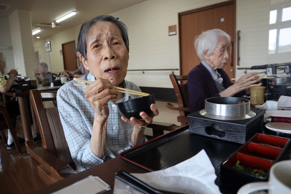 静岡市葵区有料老人ホーム_花水木ランチ釜めし