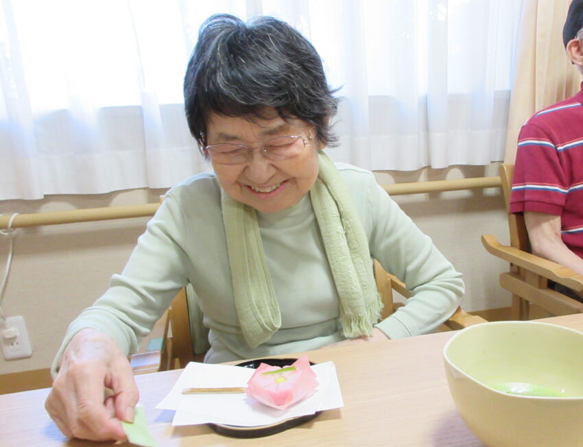 浜松市老人ホーム_敬老の日のお祝い2023