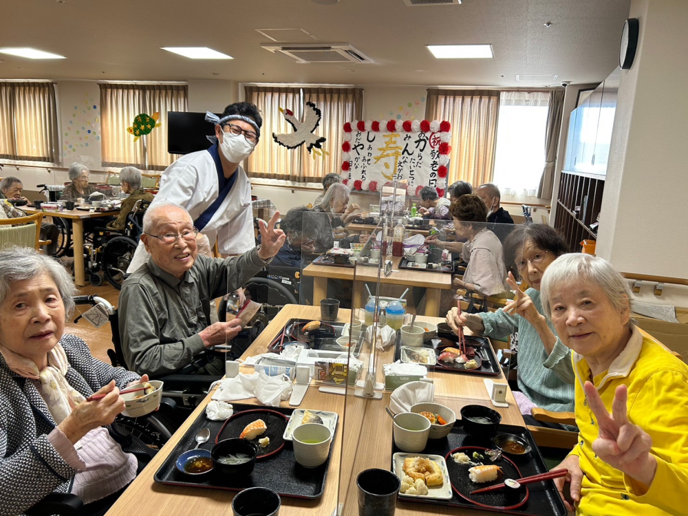 藤枝市老人ホーム_敬老の日をドドンとお祝い