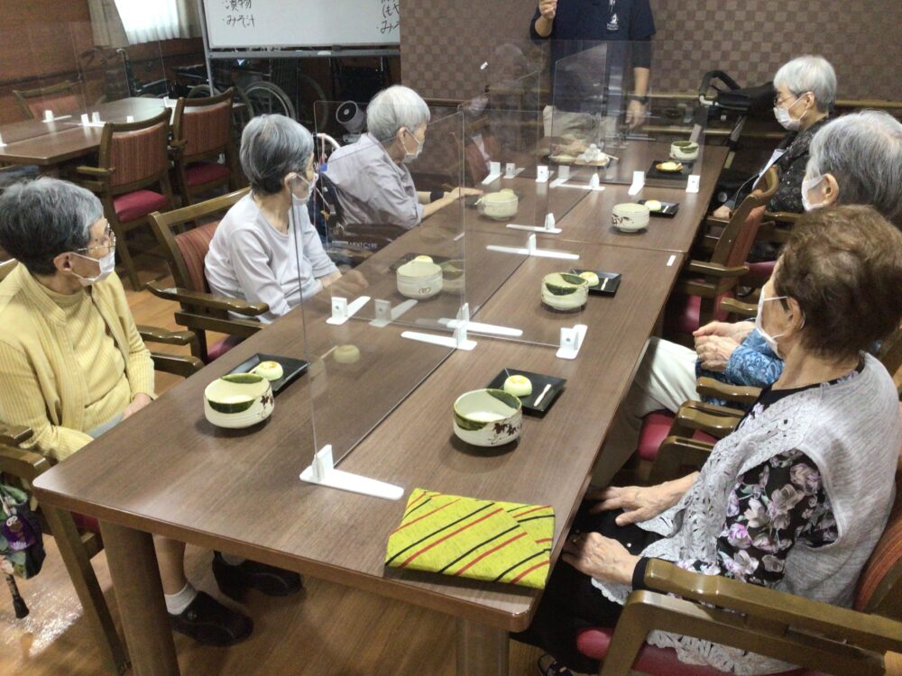 駿東郡長泉町老人ホーム_9月のお茶会中秋の名月