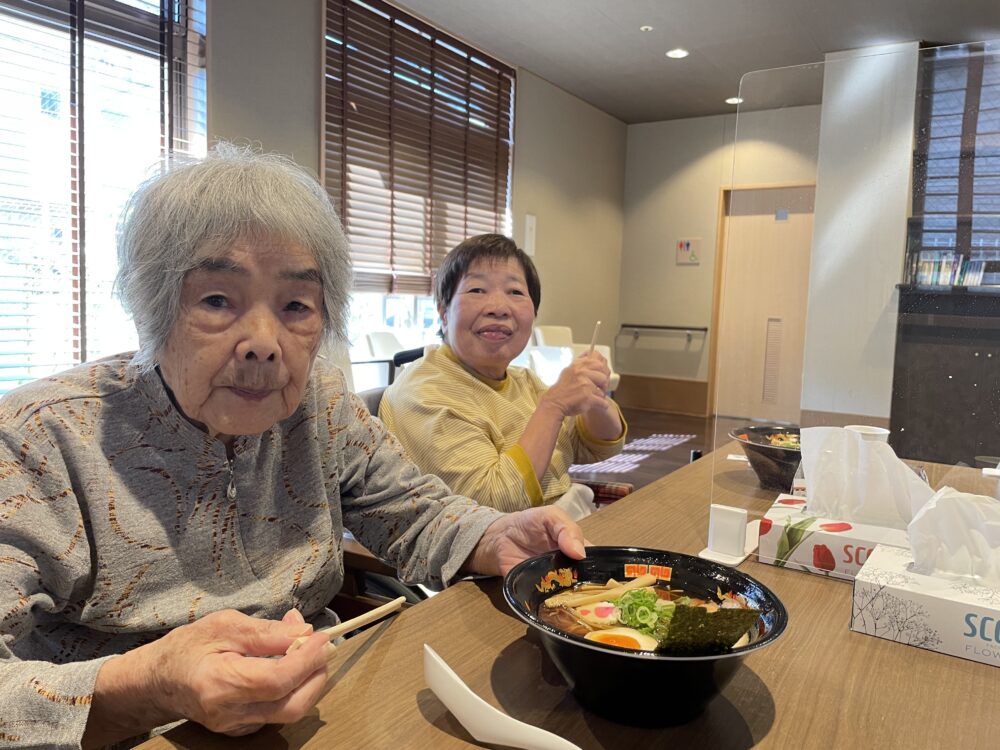 浜松市老人ホーム_麺友会スペシャルラーメン