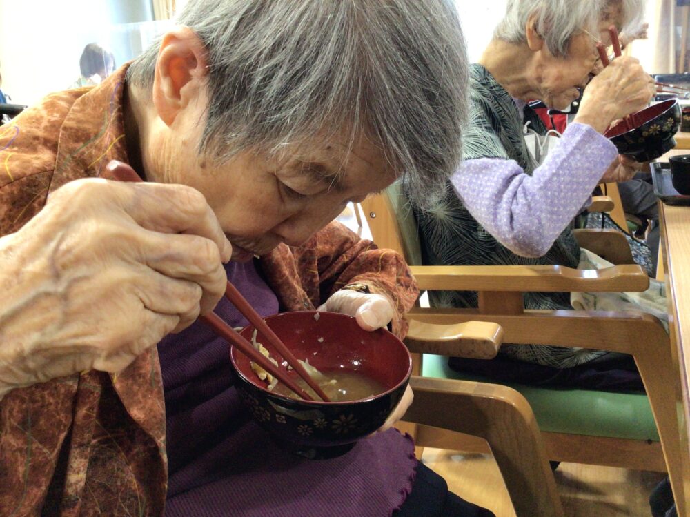 藤枝市老人ホーム_蕎麦打ちとき卵蕎麦