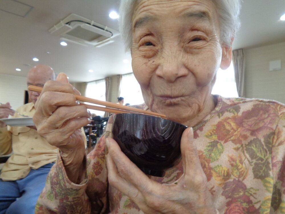 静岡市葵区有料老人ホーム_蕎麦打ちを行いました