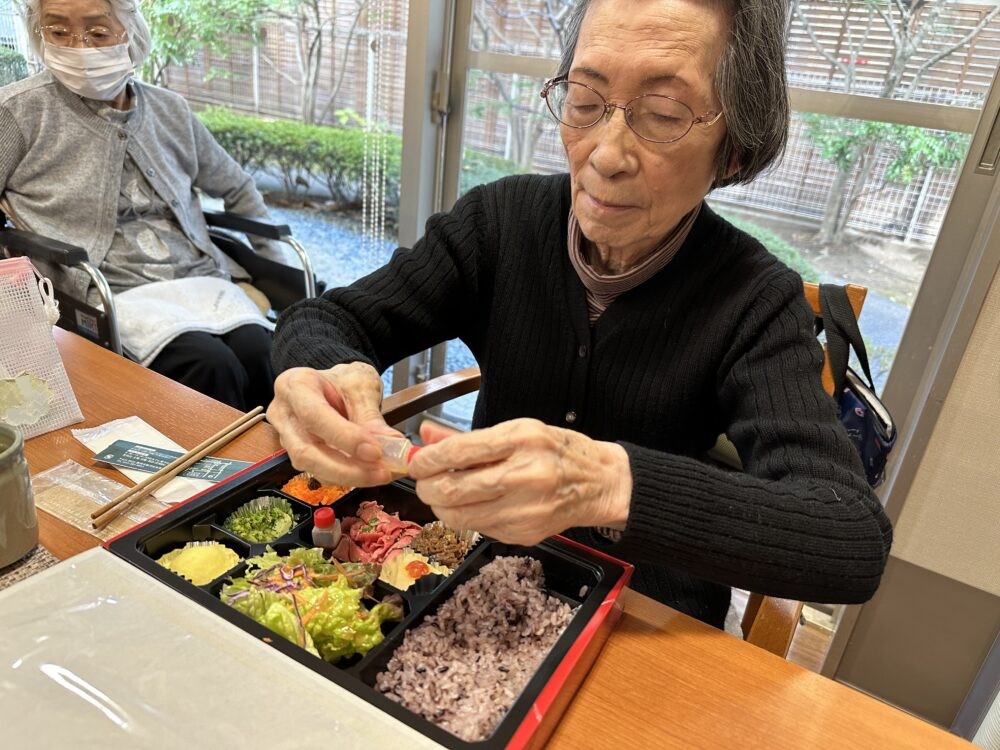 静岡市葵区有料老人ホーム_花水木ランチ「オステリアマツカゼ」のお弁当