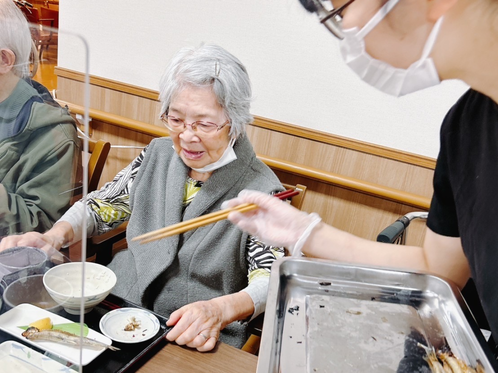 藤枝市老人ホーム_11月YU－KA食堂本ししゃもの食べ比べ