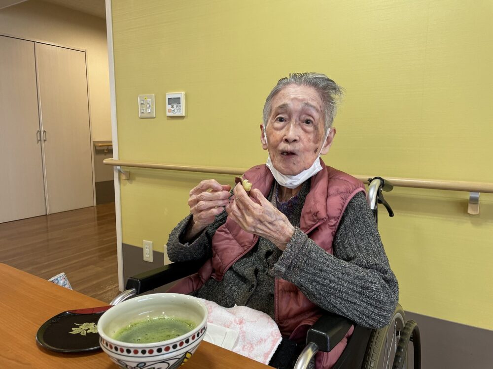 静岡市葵区有料老人ホーム_お抹茶と焼き芋