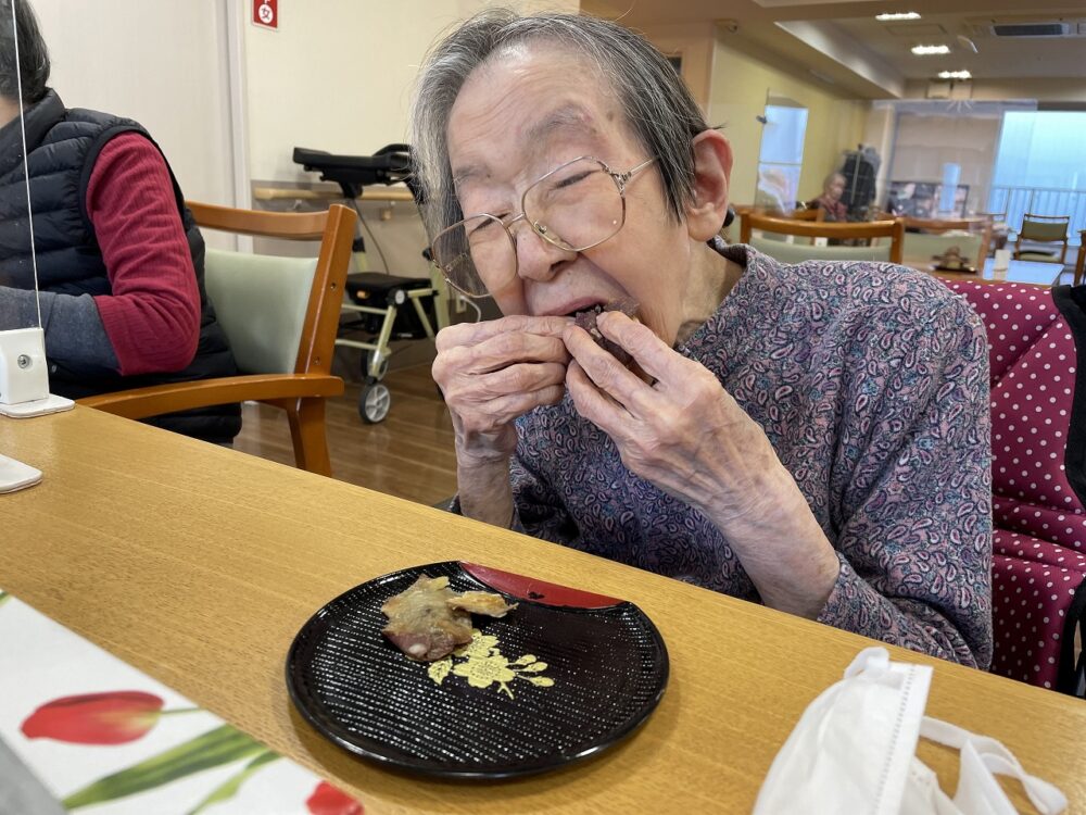 静岡市葵区有料老人ホーム_お抹茶と焼き芋