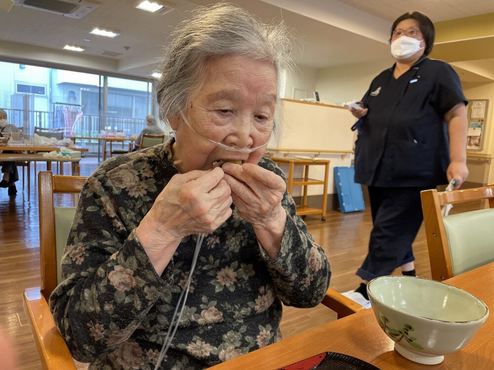 静岡市葵区有料老人ホーム_お抹茶と焼き芋