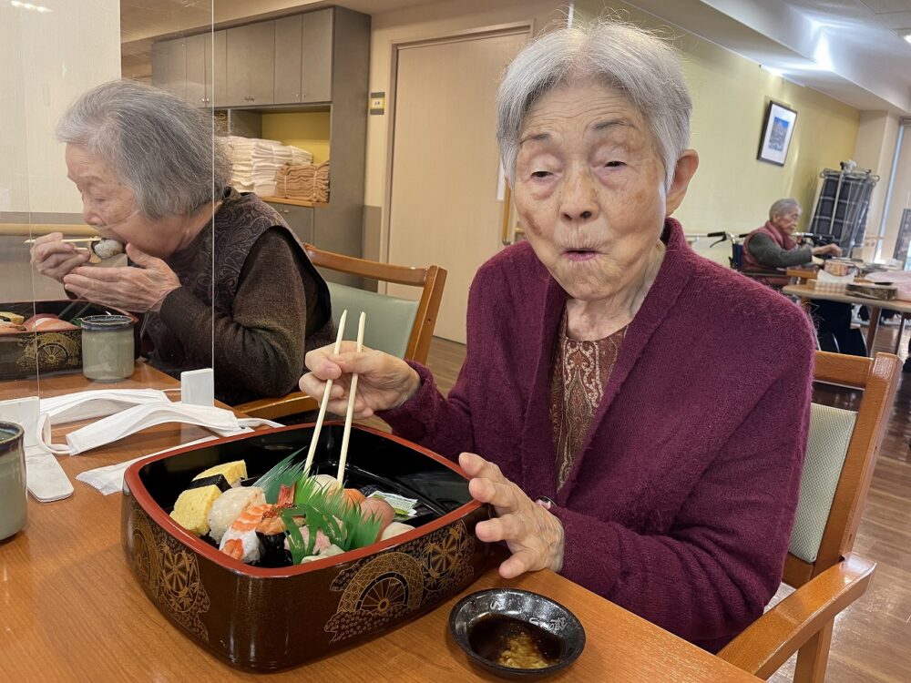 静岡市葵区有料老人ホーム_花水木ランチ銀のさら