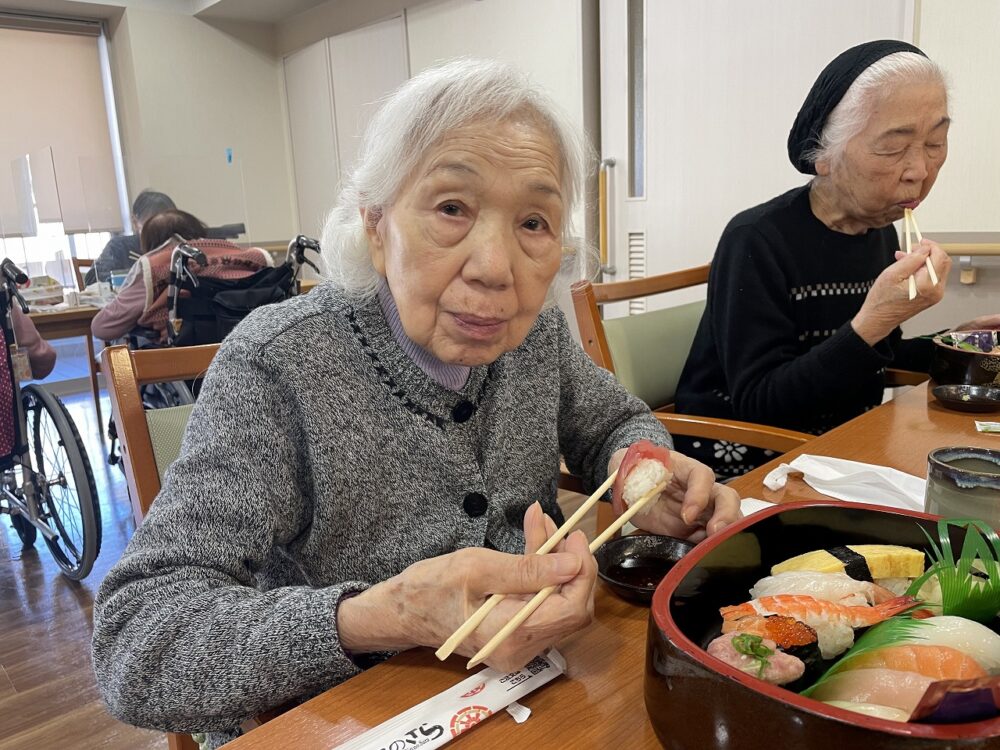 静岡市葵区有料老人ホーム_花水木ランチ銀のさら