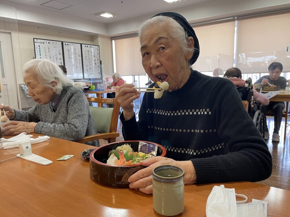 静岡市葵区有料老人ホーム_花水木ランチ銀のさら