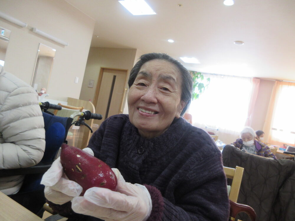 浜松市老人ホーム_さつま芋の甘煮とカッテージチーズ作り