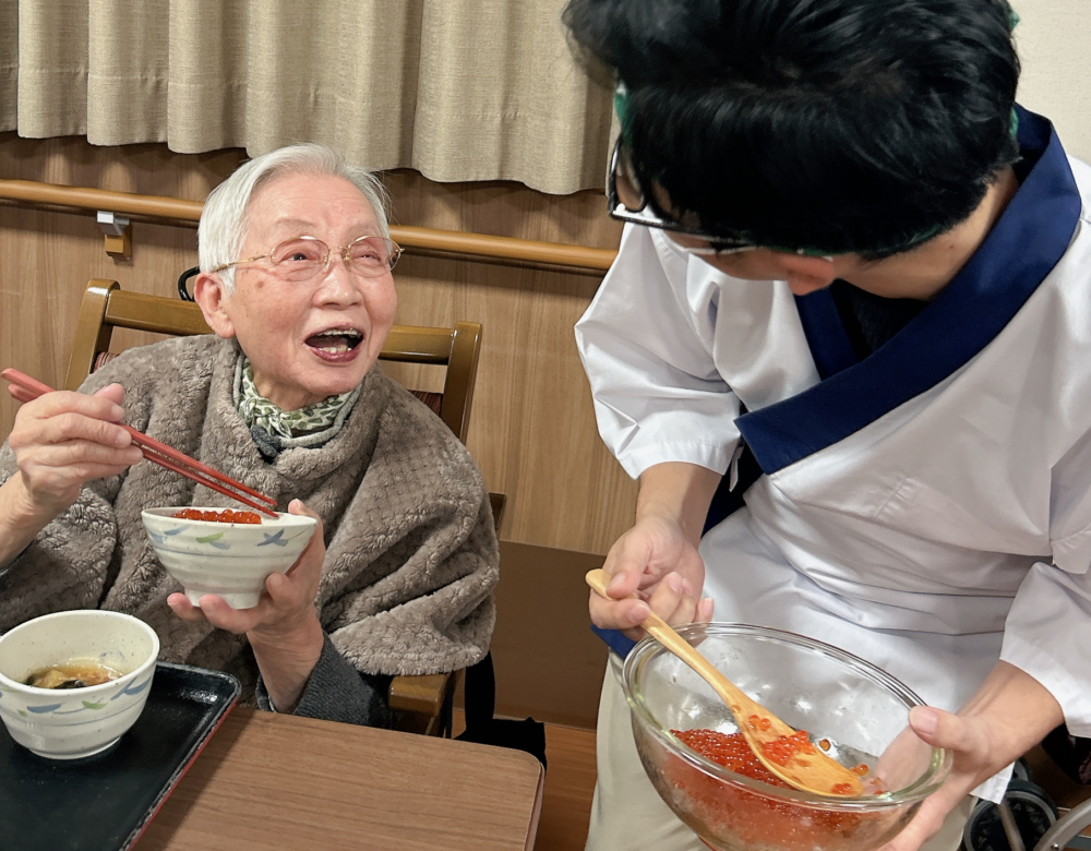 藤枝市老人ホーム_１月YU－KA食堂絶品こぼれいくら