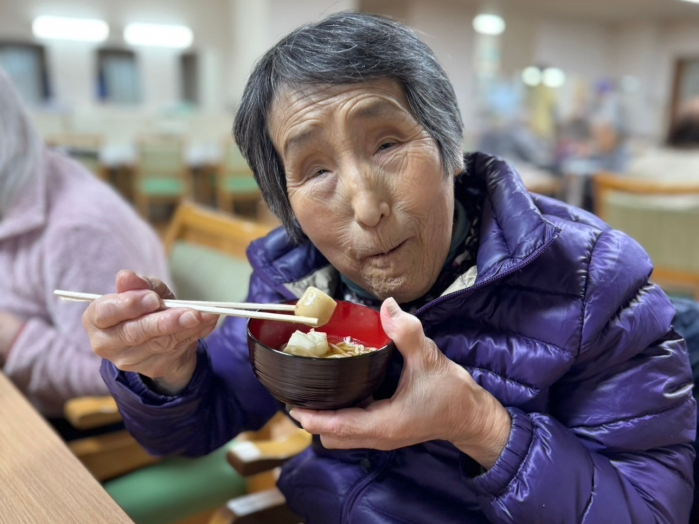 藤枝市老人ホーム_１月蕎麦打ち身体温まるお雑煮そば