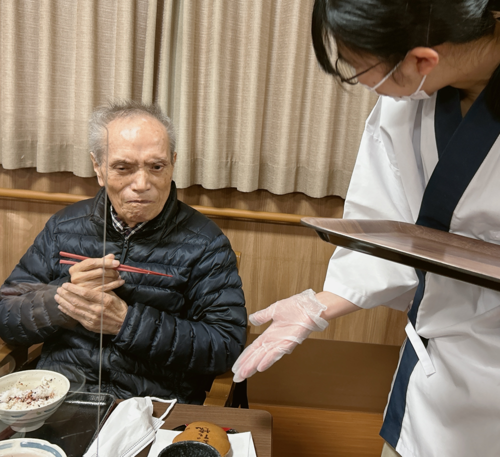 藤枝市老人ホーム_今月のおもてなししまだ焼