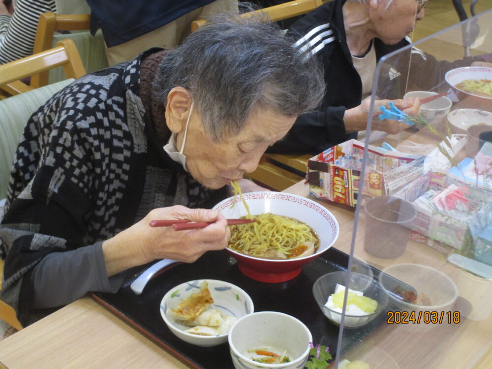 静岡市清水区老人ホーム_醤油ラーメン