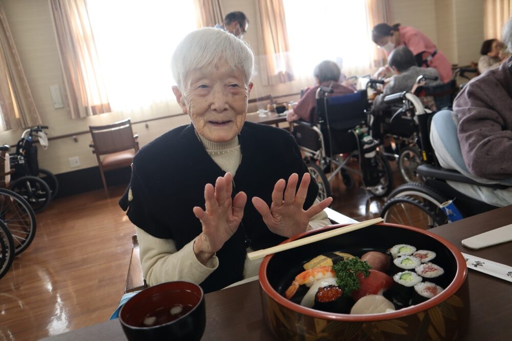 静岡市葵区有料老人ホーム_３月の花水木ランチ