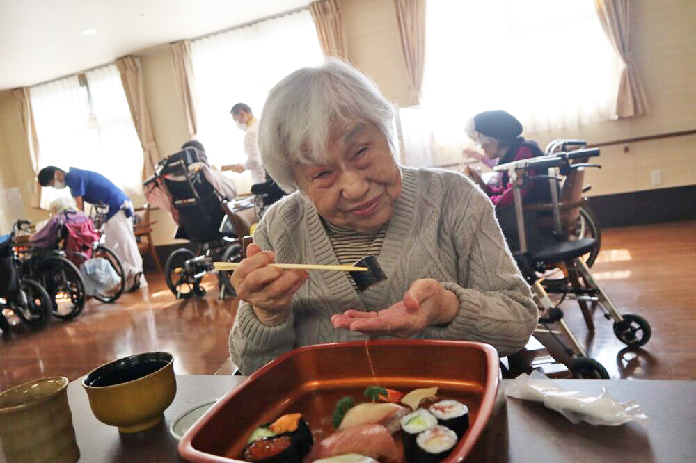 静岡市葵区有料老人ホーム_３月の花水木ランチ